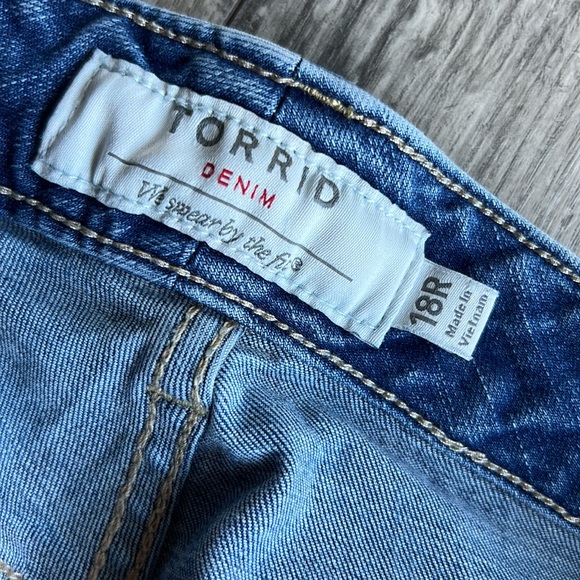 Torrid Denim Jeans Distress Straight leg 18R - Picture 6 of 12